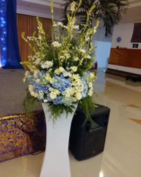 standing flower in white box 